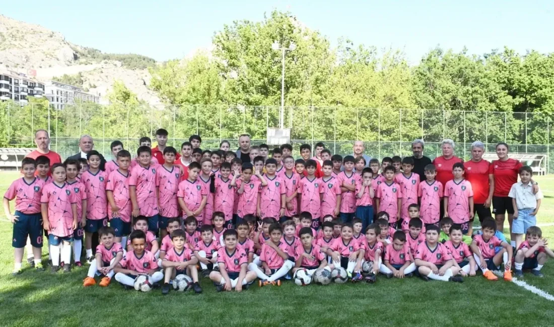 Amasya Belediyespor’un Yaz Futbol Kursu, Geleceğin Yıldızlarını Yetiştiriyor Amasya’da Futbol