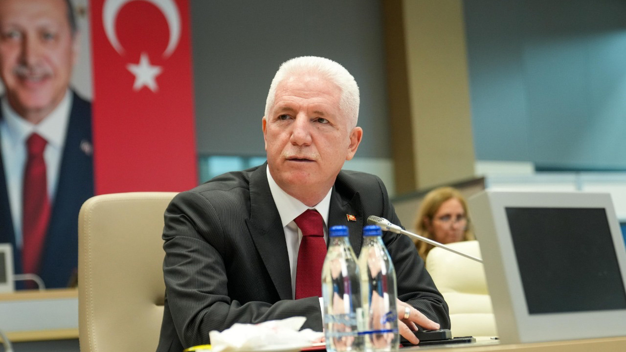 İstanbul Valisi Gül, Hüseyin Goncagül'ü tedavi gördüğü hastanede ziyaret etti