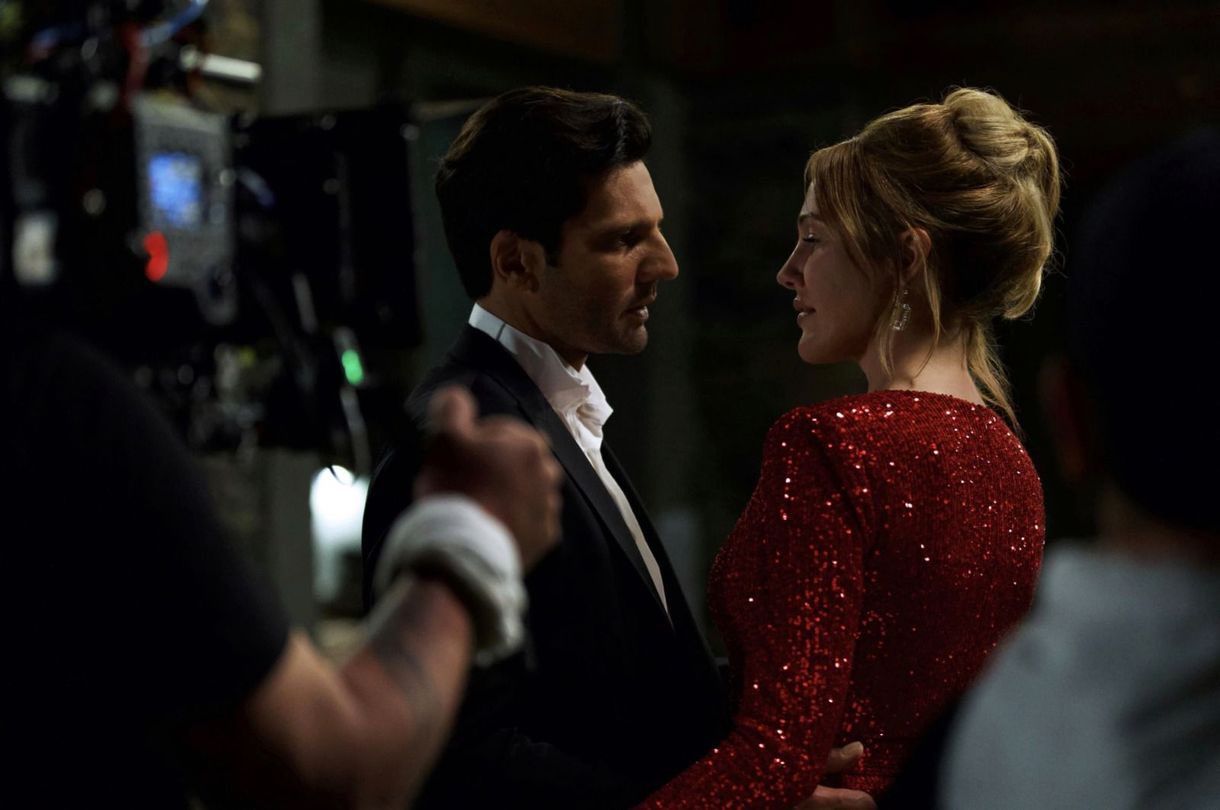 Kaan Urgancioglu ve Meryem Uzerlinin Yeni Projesi Antalya Gambit Yayinda