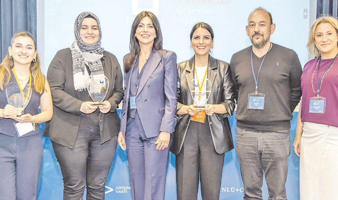 Kadın Teknoloji Girişimcileri Akademisi ile Geleceğe Yön Veren KadınlarHaberin BaşlıklarıKadın
