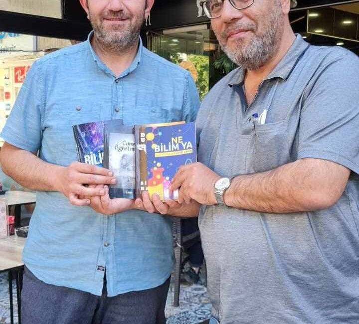 Konya’da Yazar Lütfi Şahin’den İmza Günü Etkinliği Eğitimci Yazar Lütfi