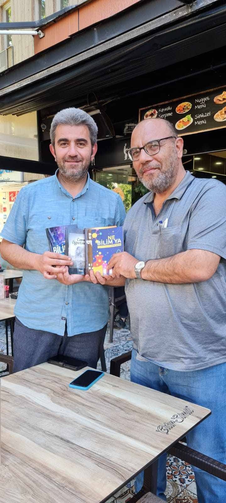 Konyali Ogretmenden Konyada Ozel Imza Gunu Etkinligi