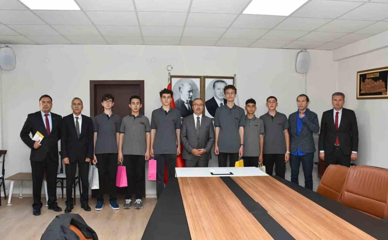Eskişehir'den Atatürk Mesleki ve Teknik Anadolu Lisesi öğrencileri, 17. Uluslararası