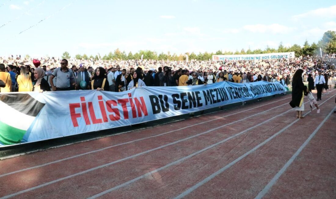 10 Bin 555 Öğrenci Mezuniyet Coşkusunu YaşadıHaberin Başlıkları10 Bin 555