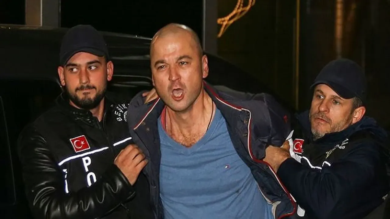 MasterChef Yarışmacısı Tahliye Oldu, Muhaliflere Lanet Okudu Murat Özdemir MasterChef'ten diskalifiye edildi.