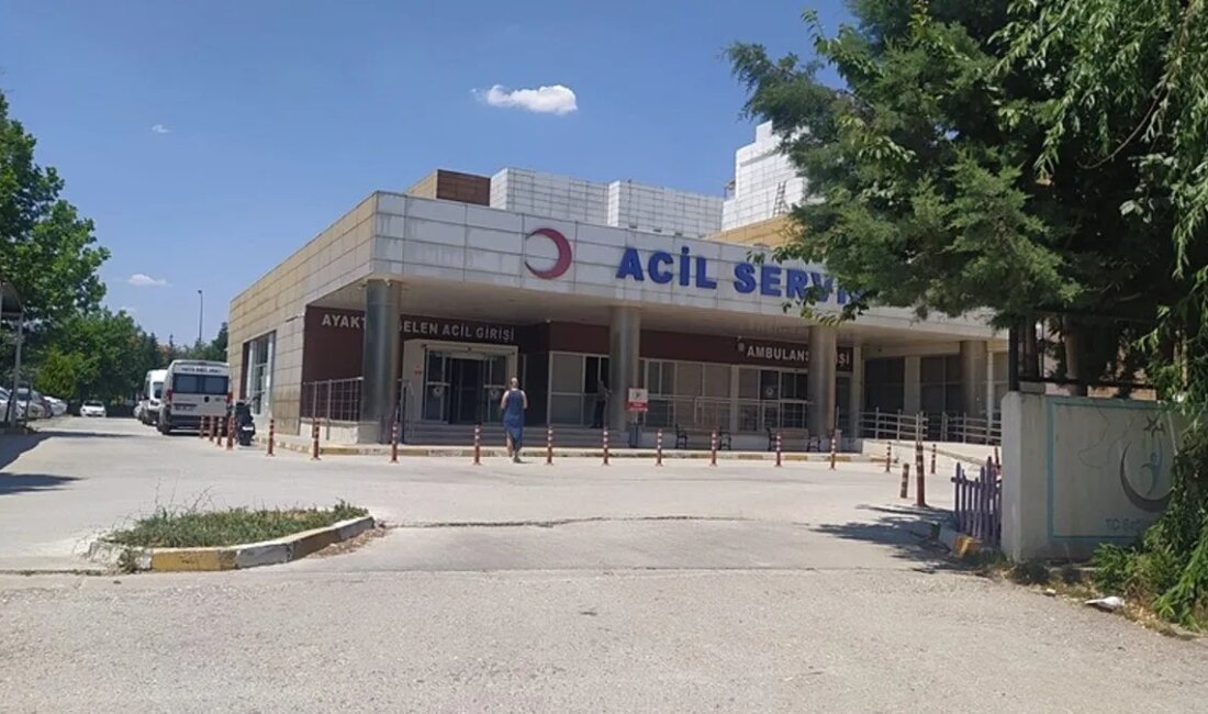 Çivril’de Öğretmenler Arasında Kavga: Bir Öğretmen Yaralandı Çivril Emine Özcan