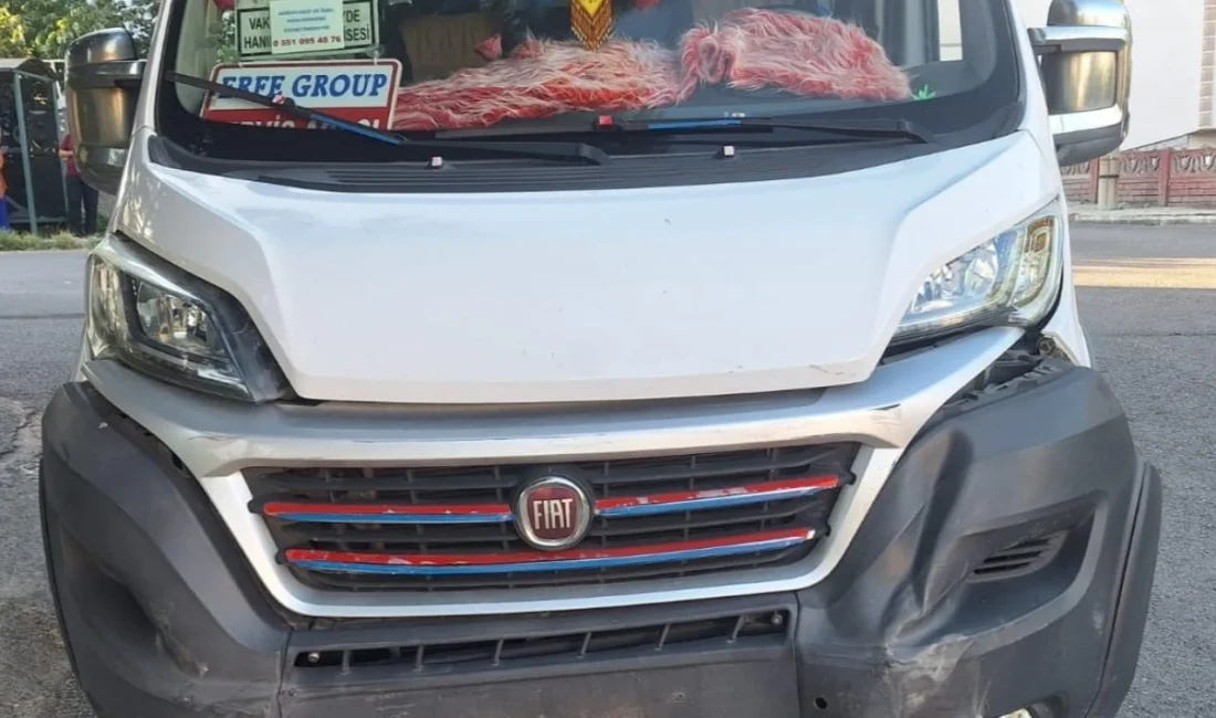 Karabük’te Okul Servisi ve Otomobil Çarpıştı: 3 Yaralı Kaza Detayları