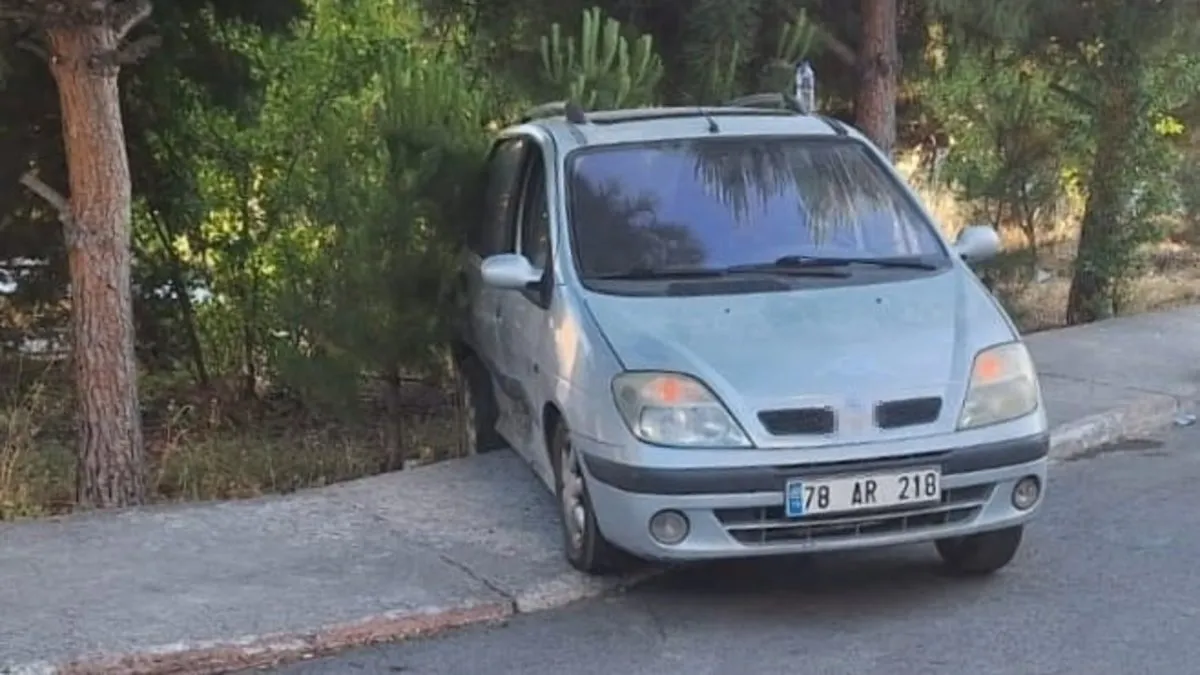 Okul Servisiyle Otomobil Carpisti Tatil Oncesi 3 Veli Yarali