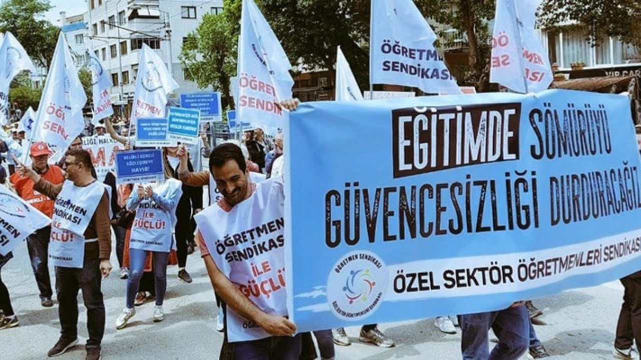 Ozel Okul Ogretmenleri Tatil Sinav ve Veli Toplantilari Icin Isyanda.webp