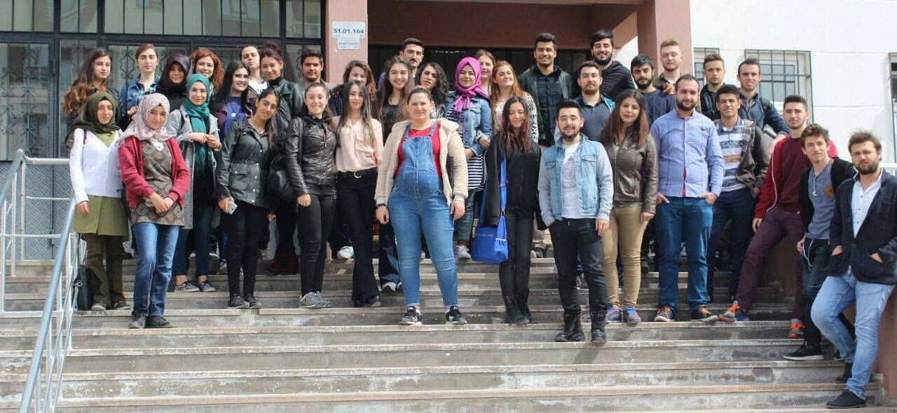Plansizlik ve Ekonomik Sikintilar Gencleri Universiteden Uzaklastiriyor