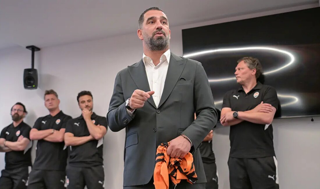 Arda Turan, Shakhtar Donetsk’te Futbolcularına Motivasyon Konuşması Yaptı Arda Turan,
