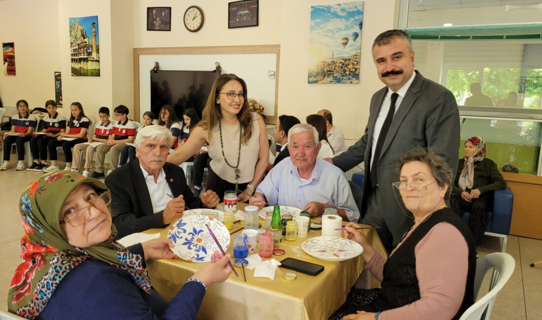 İki Nesil Arasında Sanat Köprüsü Projesi Eğitimin Sınırlarını Aşan Bir