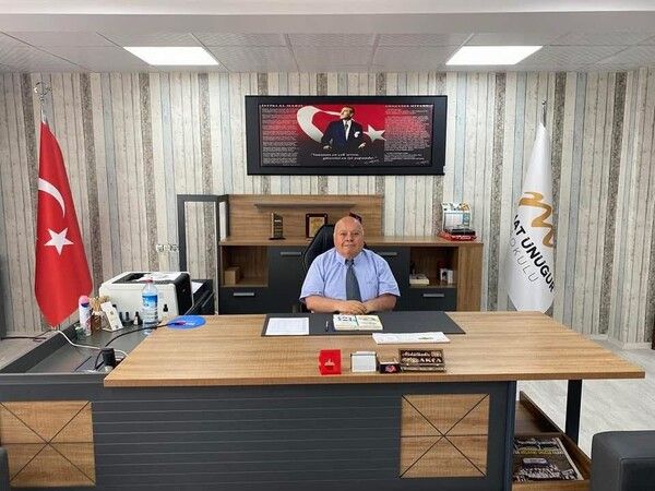 Okul Müdürü Abdülkadir Akça İçin Duygusal Veda Töreni Veda Etkinliği