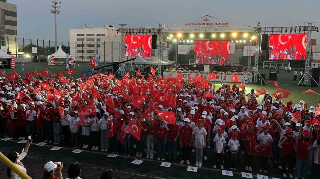 İstanbul’da "Enstrümansız Okul Kalmasın" Şenliği Gerçekleşti Vali Davut Gül, Öğrencilerin