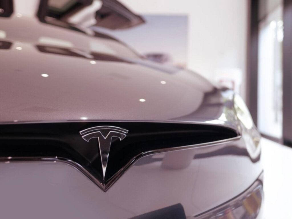 Teslanin Yeni Modelleri Yatirimcilari Faizle Hayal Kirikligina Ugratti