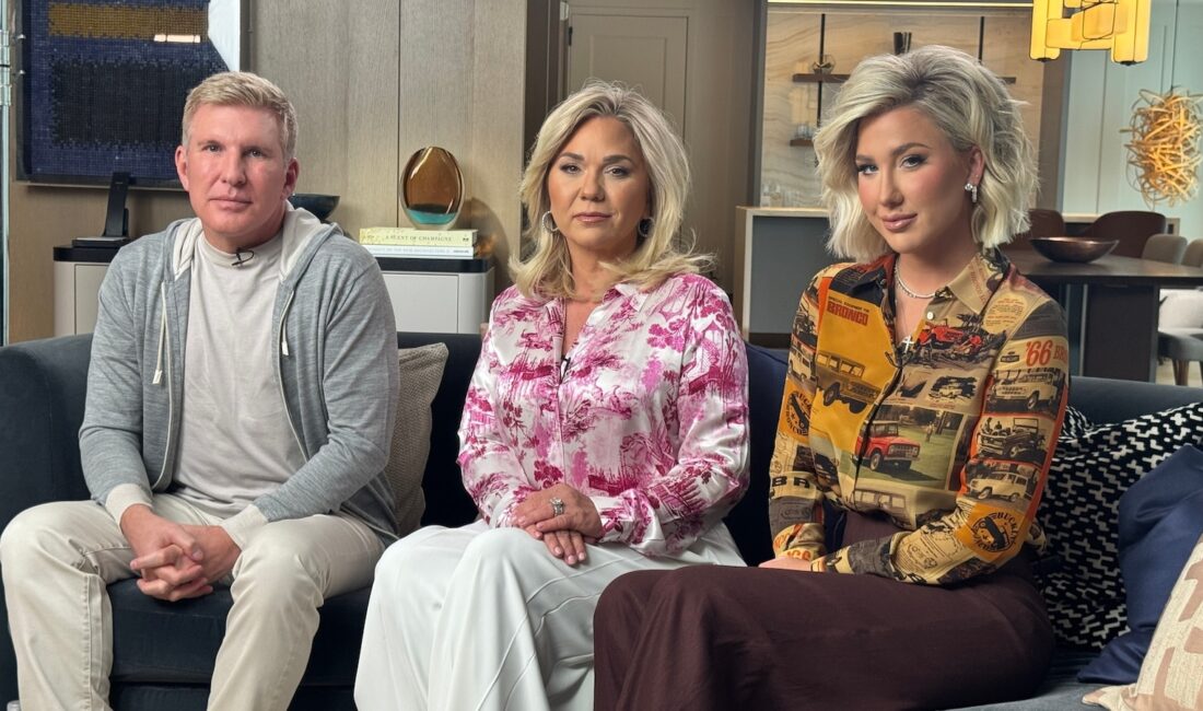 Todd ve Julie Chrisley: Cezaevi Deneyimleri ve Tartışmalı Af Üzerine