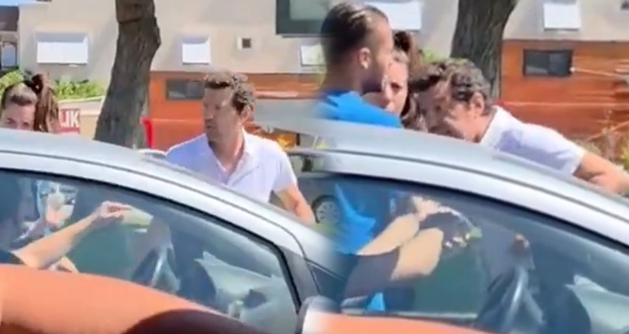 Unlu Oyuncu Trafikte Gerilim Yasadi Hakaretler Etti