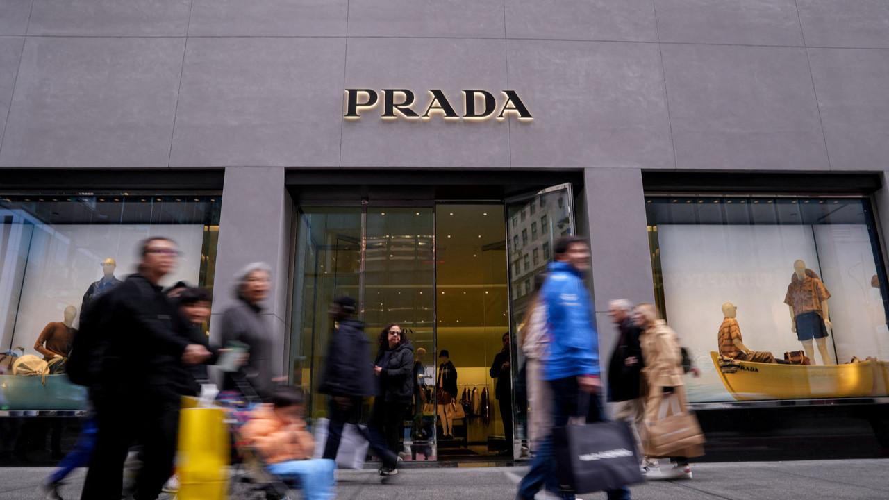 Versacede Sok Hamle Pradada CEO Degisimiyle Surprizler Basliyor