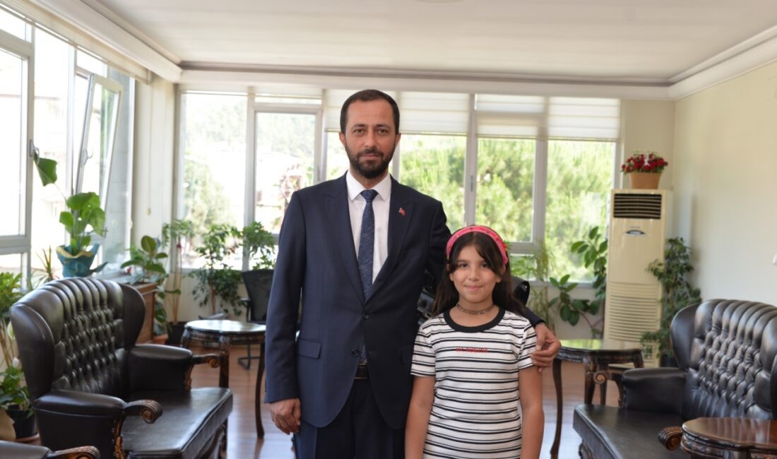 Yayladağı’nda Başarıya Teleskop Hediyesi: Öğrenci Uzay Yüzünden Ödüllendirildi Sınavda Öne