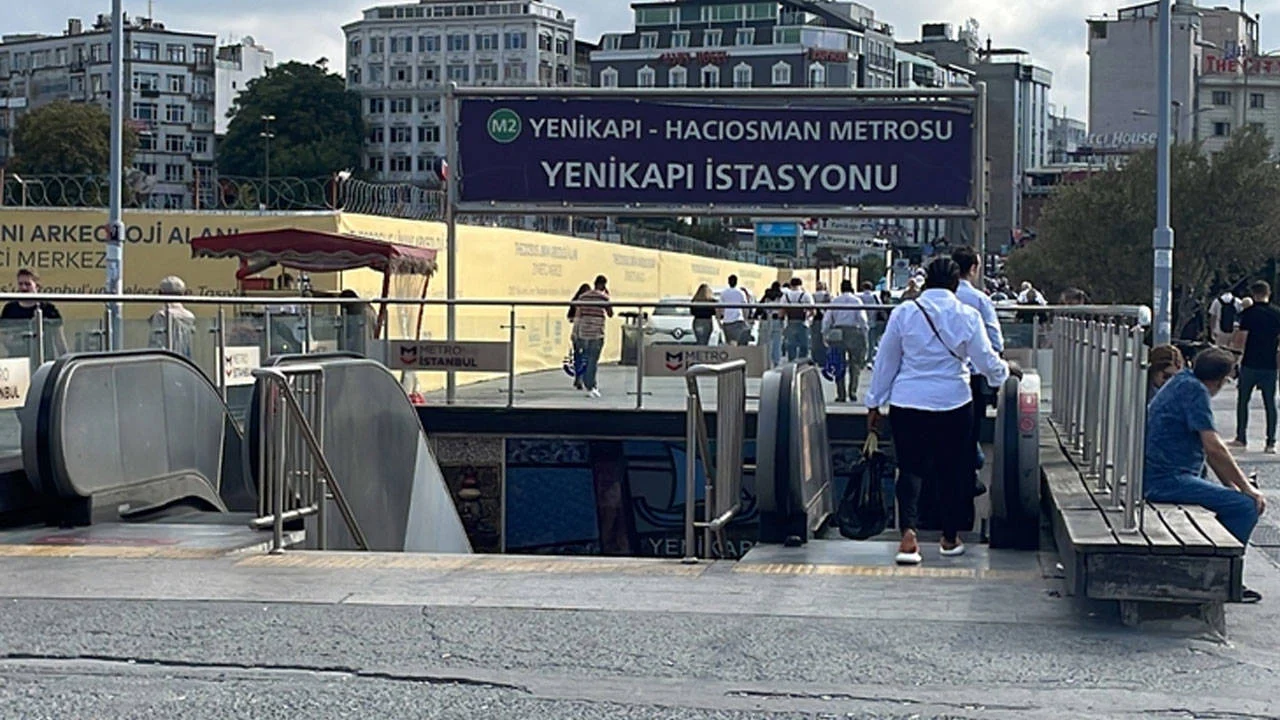 Yenikapida Intihar Girisimi Ekonomi Alarmi Istasyon Kapatildi