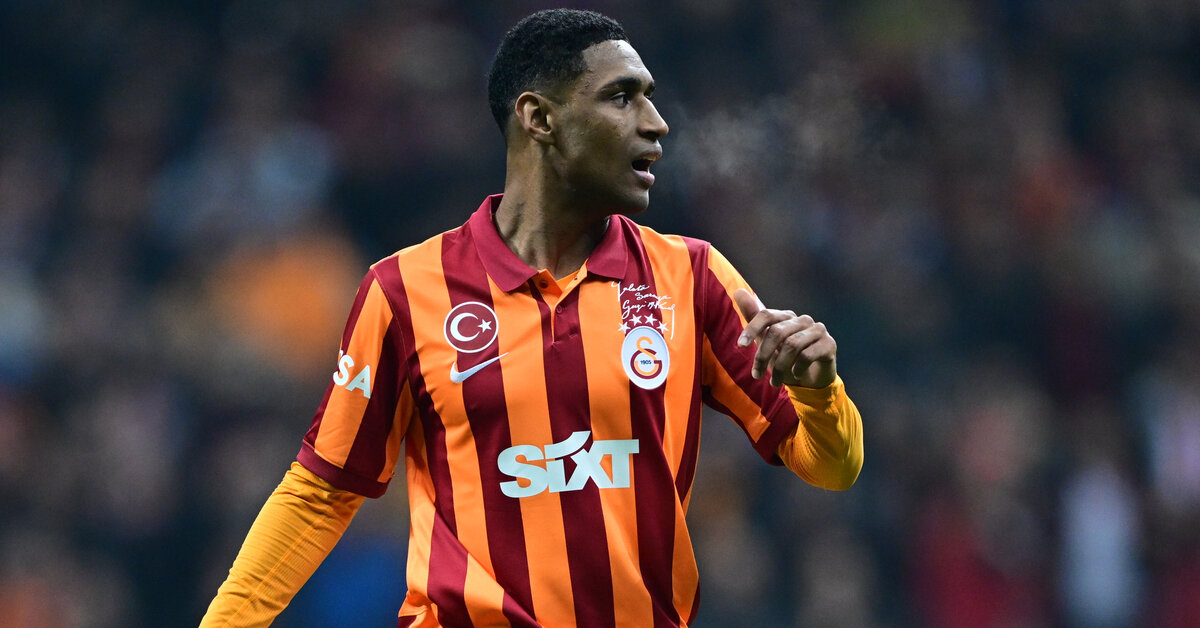 Yunanistanda Sezonun Yildizi Tete Futbol Dunyasindan Haberler
