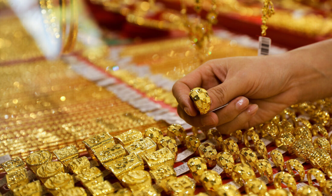 کاهش قیمت طلا تحت تأثیر تحولات سیاسی و اقتصادی کاهش
