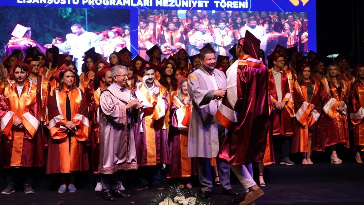 İzmir Ekonomi Üniversitesi