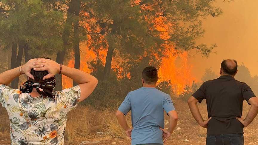 Antalya’da Orman Yangınları: Aksu, Muratpaşa ve Manavgat’ta Müdahale Başlatıldı Yangınların