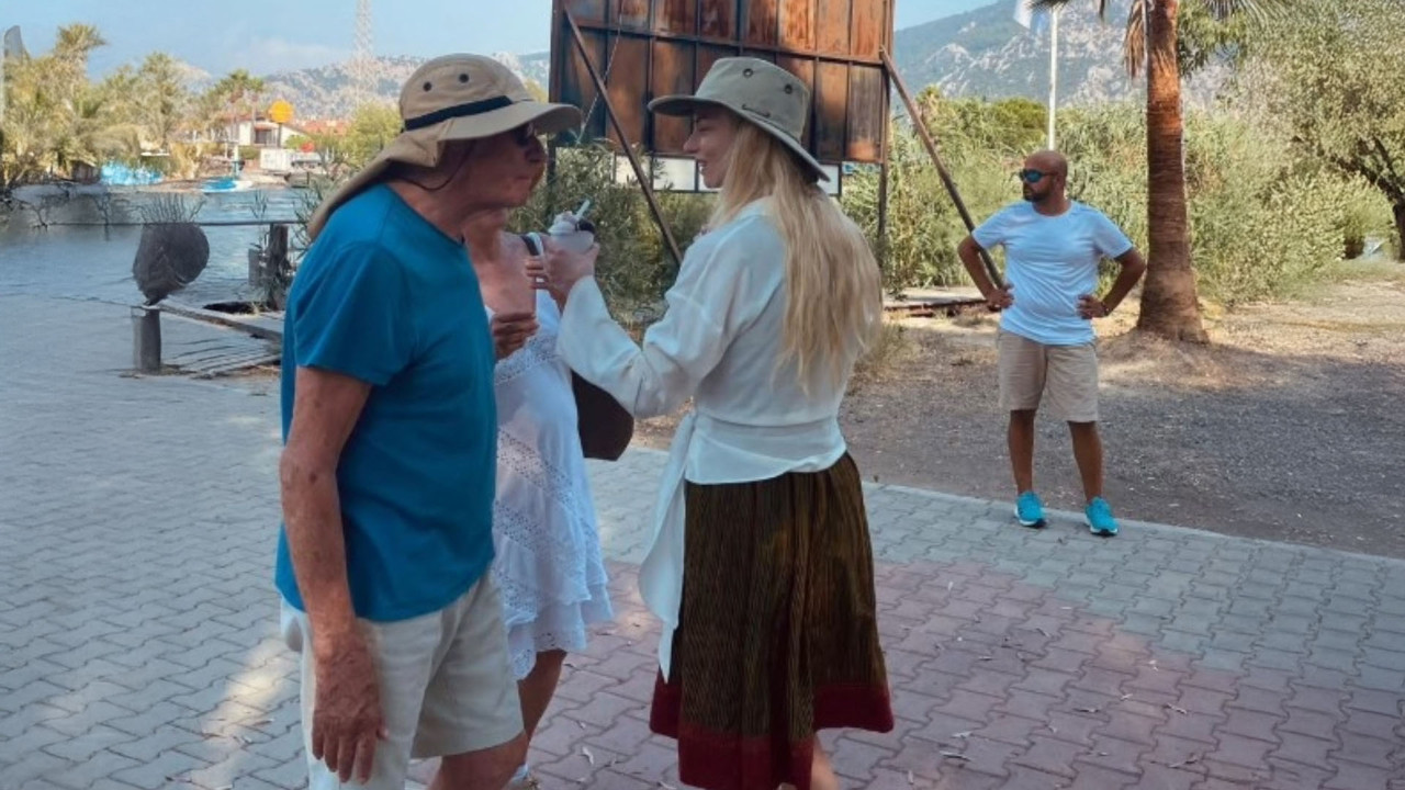 Anya Taylor Joyun Ortacadaki Sir Gibi Tatili Dikkat Cekti