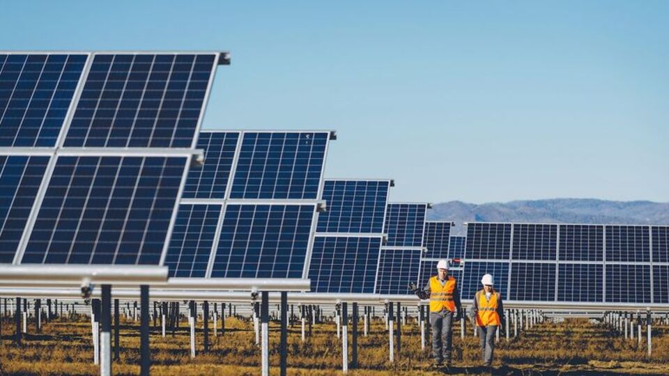 Astronergy, Balıkesir’de 700 Milyon Dolarlık Yerli Güneş Paneli Fabrikası Kuracak