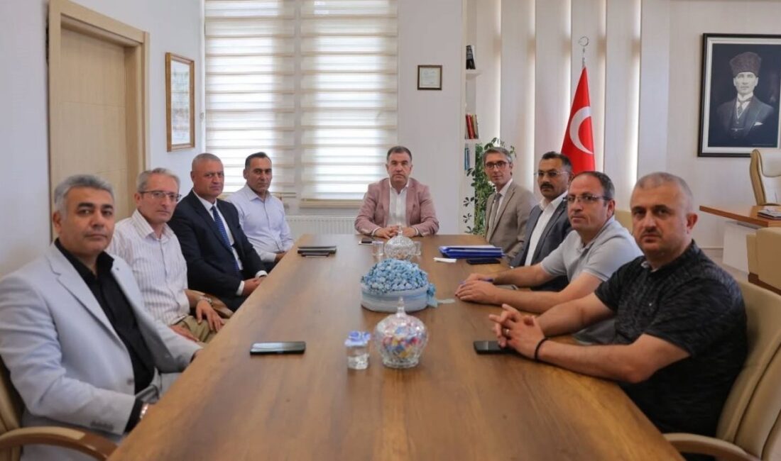 Bayburt’ta Eğitim-Öğretim Yılı Hazırlıkları Toplantısı Gerçekleştirildi Okulların Fiziki Durumu ve