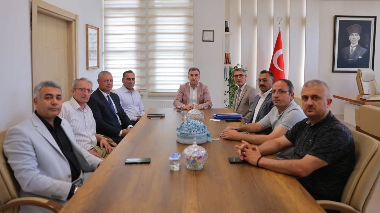 Bayburtta Egitimde Degisim Yeni Mufredat ve Sinav Takvimi Toplantisi