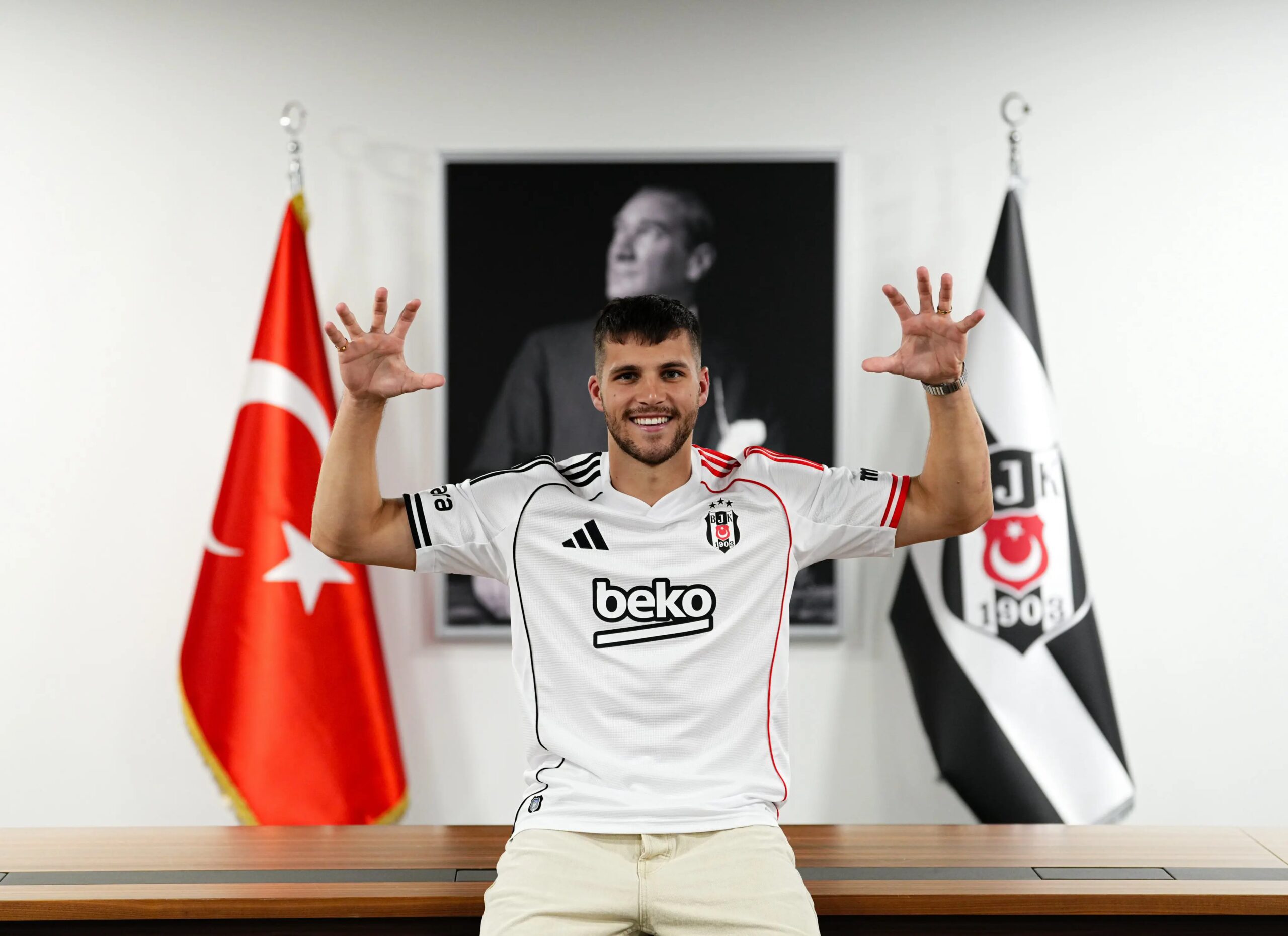 Beşiktaş'ın yeni transferi Jurasek'in maliyeti açıklandı - 1