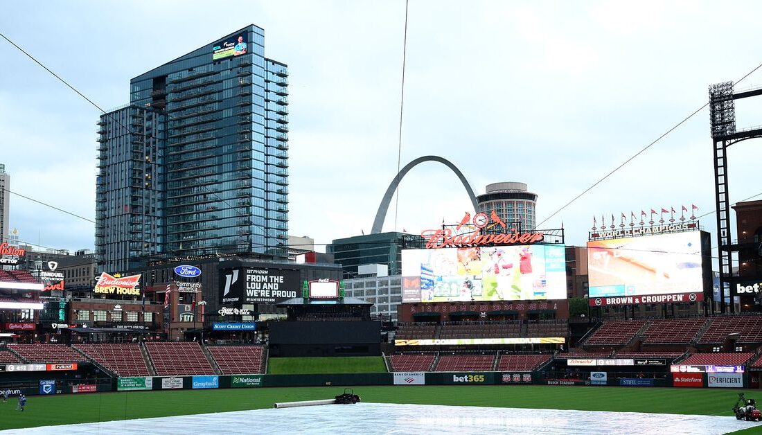 Atlanta Braves ve St. Louis Cardinals Maçında Yağmur Gecikmesi Üçüncü