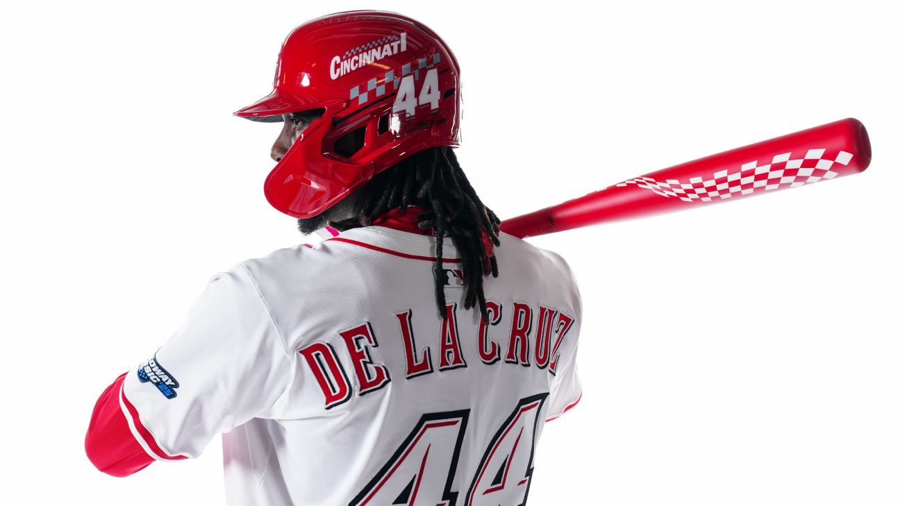 Braves ve Redsin Yeni Uniformalari MLB Speedway Classic Icin Tanitildi