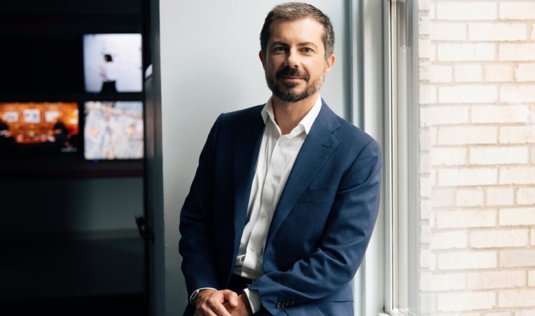 2024 Seçim Sonrası Demokratların Strateji Tartışmaları: Podcastler Üzerinden Yeniden Yapılanma