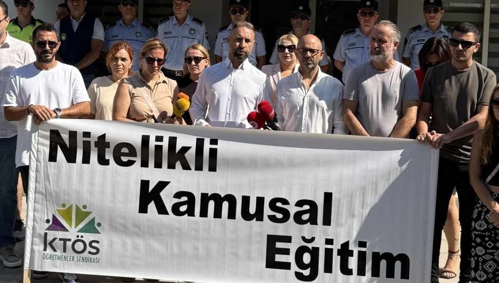 Kıbrıs’ta Eğitimde Sorunlar Gündemde: KTÖS, Eylem Yaptı KTÖS’den Eğitimde Kadro