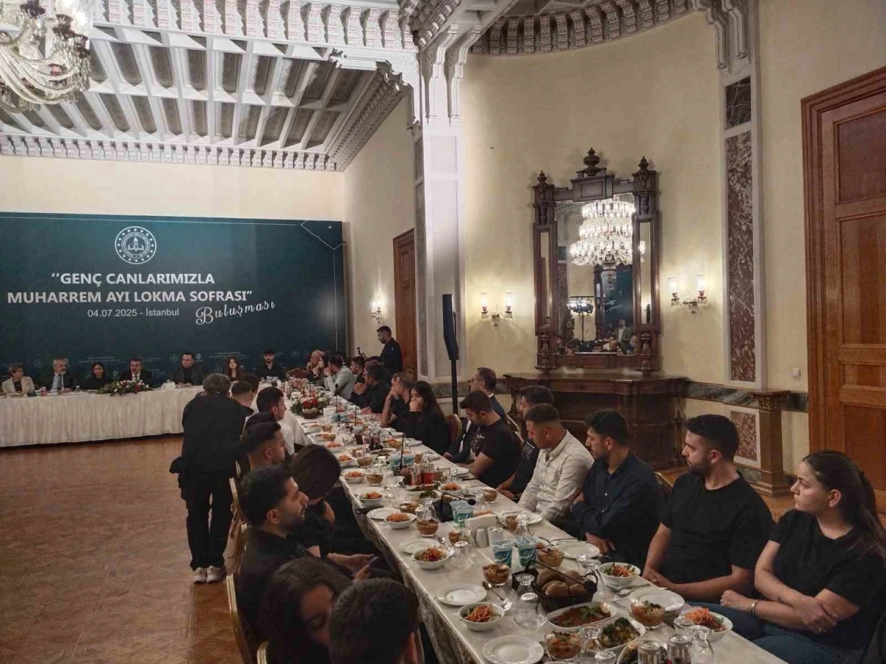 Egitimde Yeni Donem MEB Bakani Tekin Lokma Sofrasina Katildi