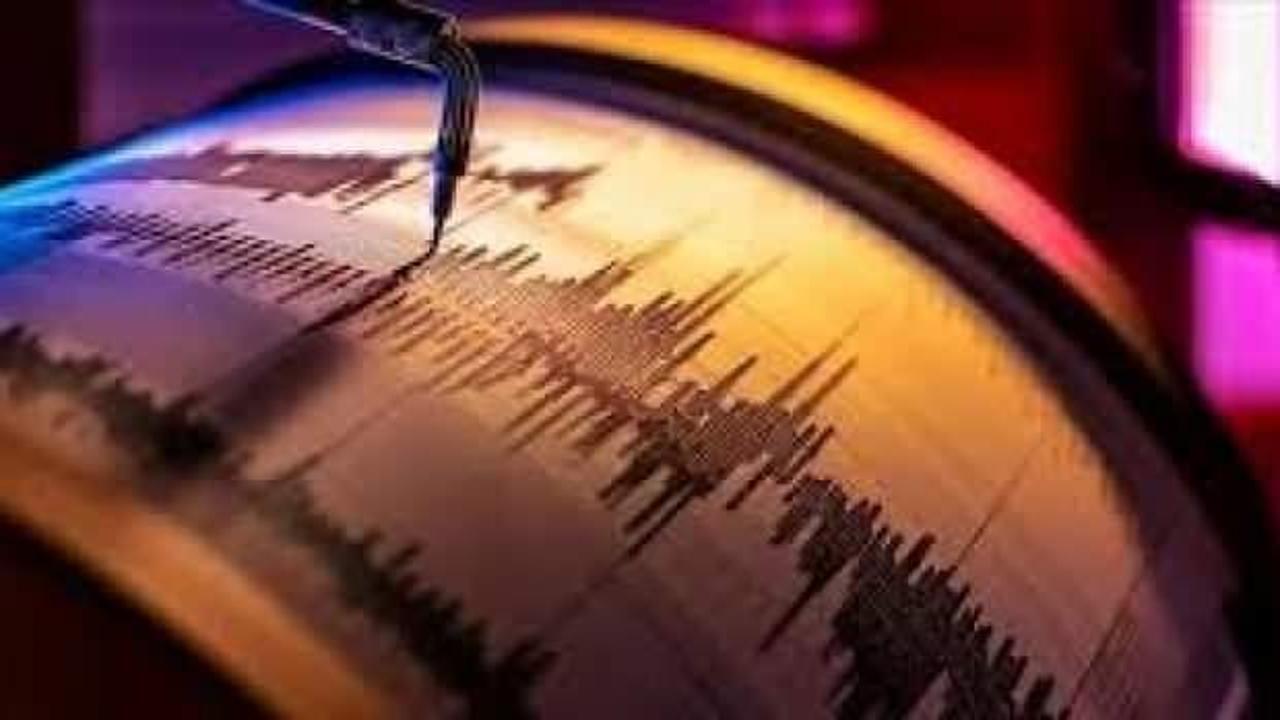 Endonezya'da 6,5 büyüklüğünde deprem