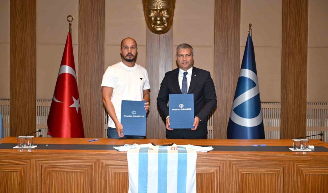 Anadolu Üniversitesi’nin Futbol Şubesi Profesyonel Lige Geçiş Yapıyor Eskişehir Anadolu