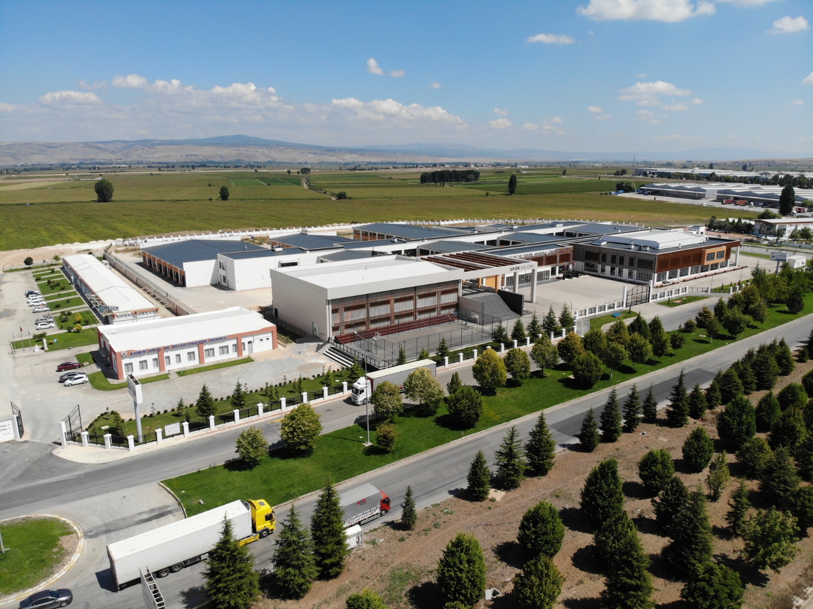 Eskisehirde Yeni Okul Kayitlari Basladi Sinav ve Burs Firsatlari