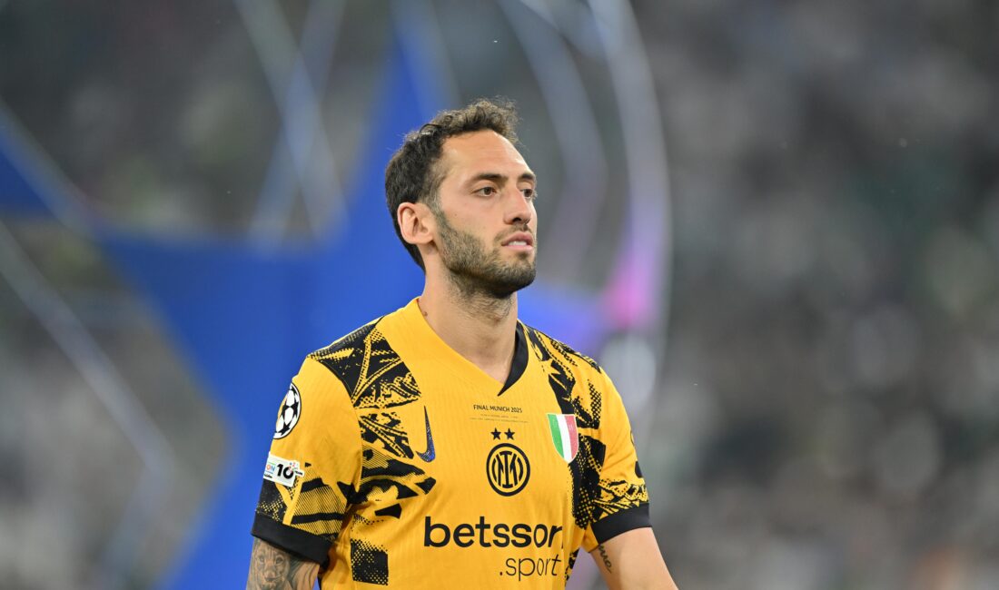 Fenerbahçe, Hakan Çalhanoğlu İçin Girişimlere Başladı Yeni sezon öncesi transfer