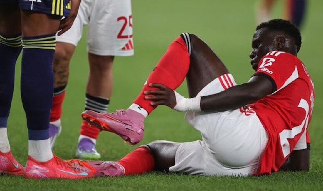 Fenerbahçe’nin Benfica ile Hazırlık Maçında Yaşananlar: 3-2 Yenilgi Fenerbahçe, yeni