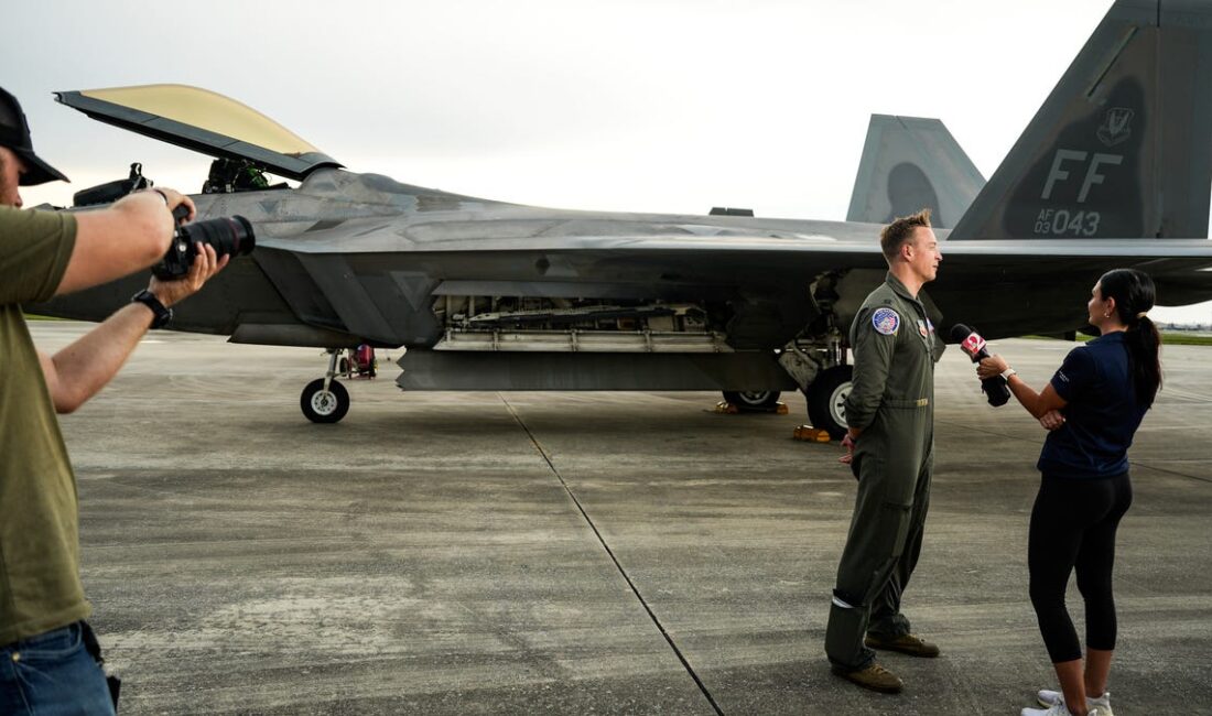 Cocoa Beach Air Show: F-22 Raptor Demo Team Set to