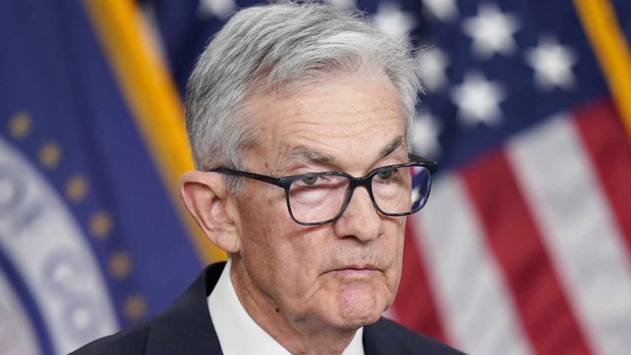 Powell’ın istifa edeceği söylentileri Trump’ın 300 baz puan faiz indirimi