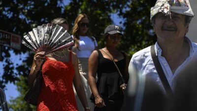 Hava Durumu Antalya’da Rekor Sıcaklıklar Antalya’da hava sıcaklıkları mevsim normallerinin