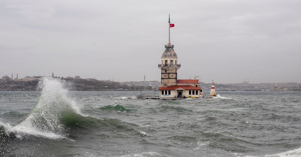 Flas Gelisme Meteorolojiden 3 Bolgeye Saganak Yagmur ve Ruzgar Uyarisi