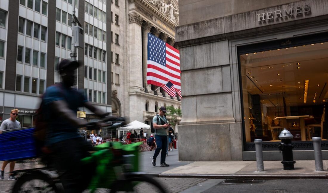 Bugün Borsa: S&P 500 ve Nasdaq Yükseliyor, Kazançlar ve İstihdam
