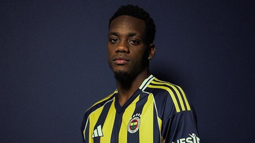 Jhon Duran, Fenerbahçe’nin Al-Ittihad Karşısında Parlayan Yıldızı Fenerbahçe’nin Yeni Transferi