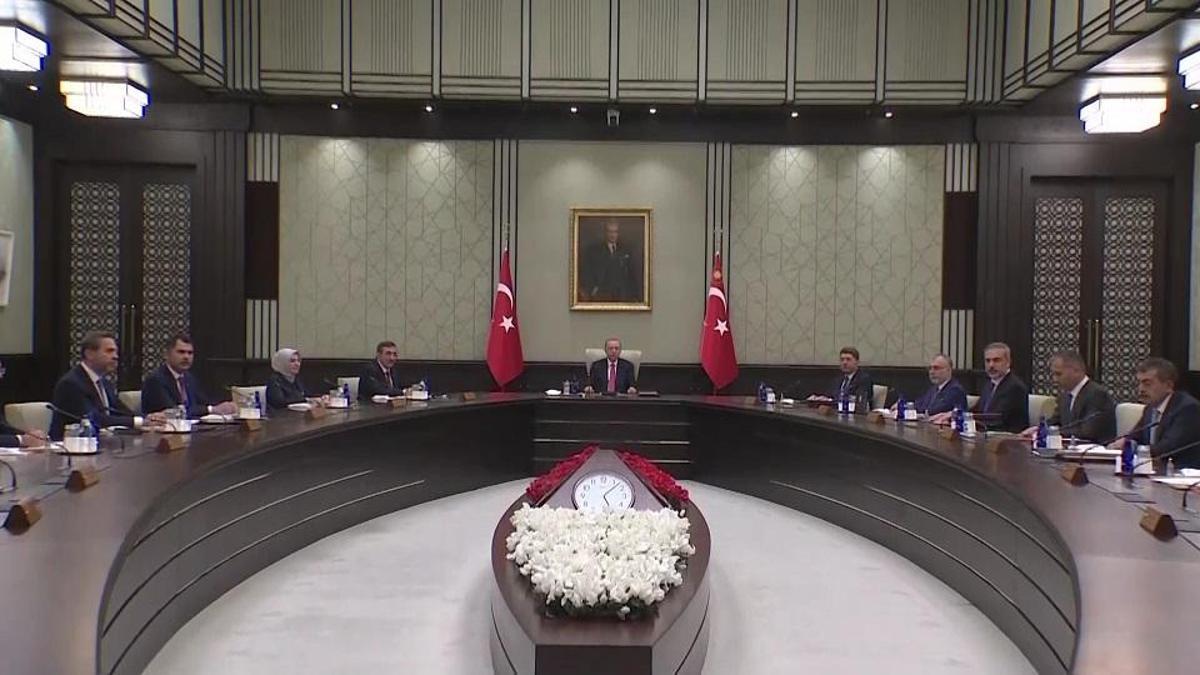 Son Dakika: Türkiye’de Yangınlarla Mücadele ve Terörle Mücadele Gündemi Türkiye,